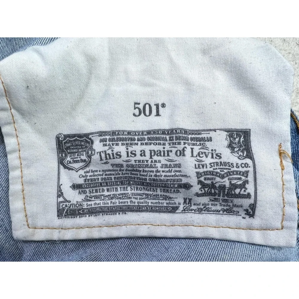Levis 501‎ Jeans Mens 38x32 Medium Wash Blue Denim Regular Straight Button Fly